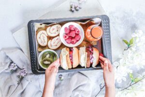 Lire la suite à propos de l’article Les plateaux-repas en entreprise : pourquoi c’est une bonne idée