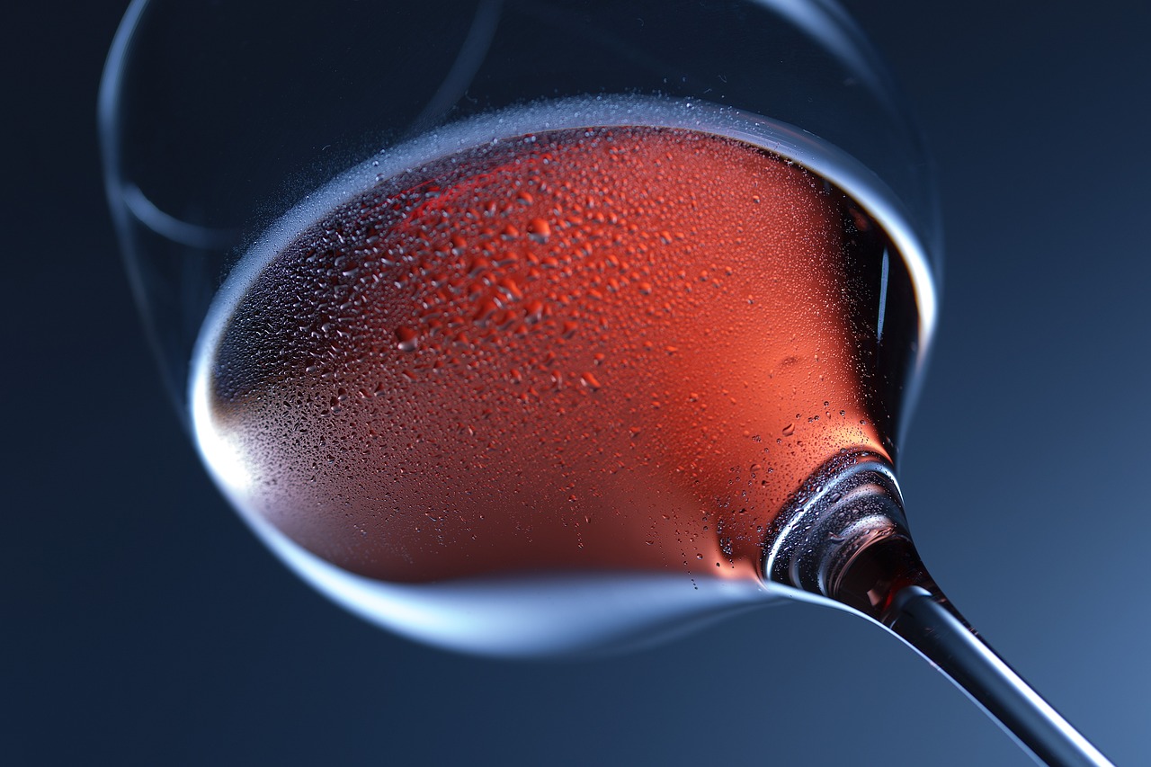 You are currently viewing Soirée casino : quels vins savourer entre mises et jeux ?